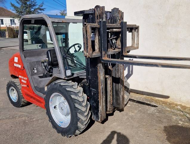 Chariot élévateur MANITOU